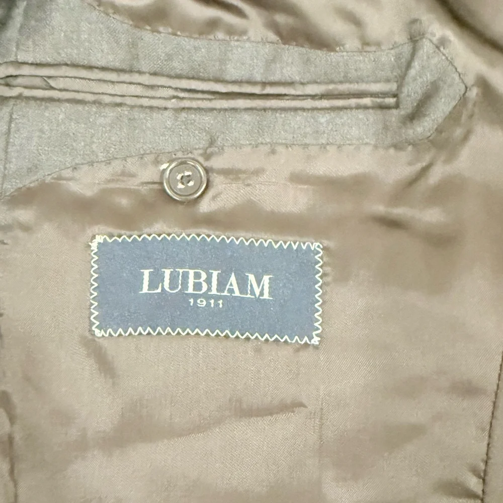 Lubiam L.B.M. 1911 suit jacket made with fabric from Ermenegildo Zegna Wool
